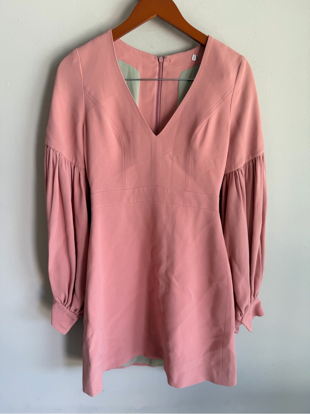 Alexis Ellena v-neck‎ mini dress in a blush pink no tag fits as small